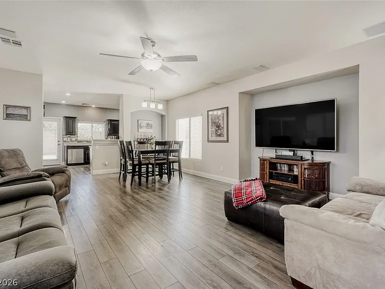 9434 Marshall Creek St — Photo 4