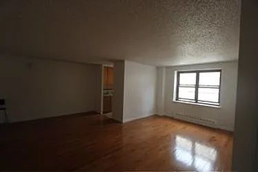 Rented by Robyn Lee, LREB