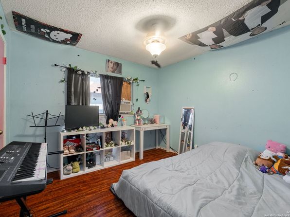 9622 DUGAS DR, San Antonio, TX 78245