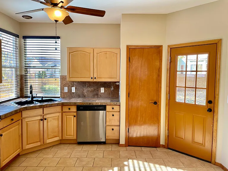 1455 Gumwood Dr — Photo 4