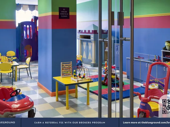 400 Chambers Street image 28 of 37