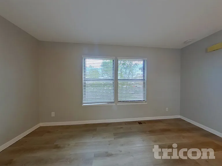 3812 S Ceylon Way — Photo 2