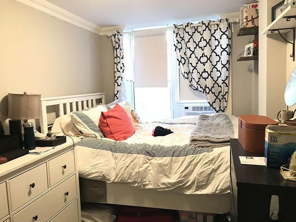 1st image of 122 Mulberry St #1