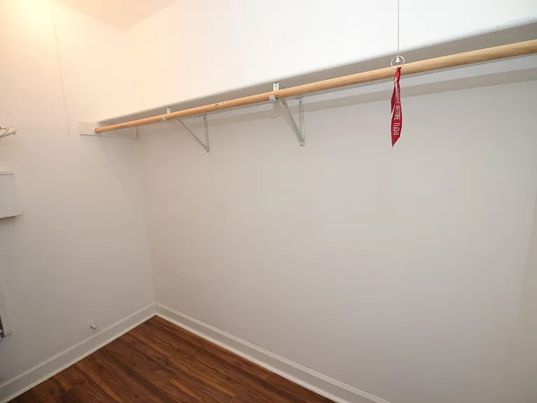 650 Perrie Dr #301 — Photo 17