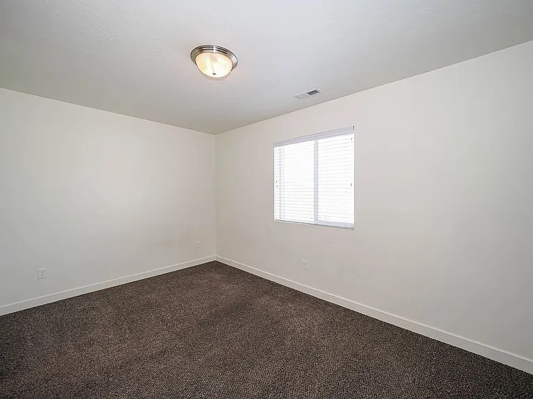 634 N 130 E — Photo 1