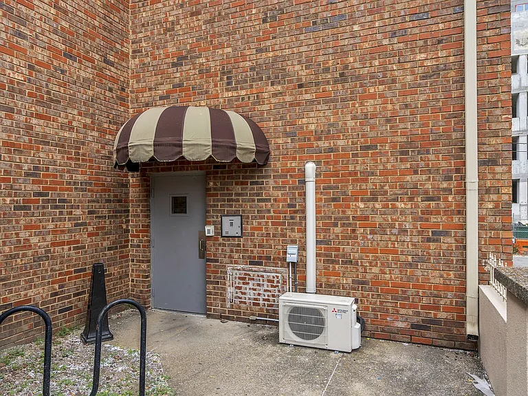 1808 State St #209 — Photo 11
