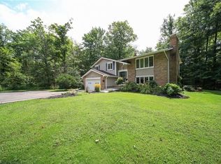 10509 Pinegate Dr, Chardon, OH 44024