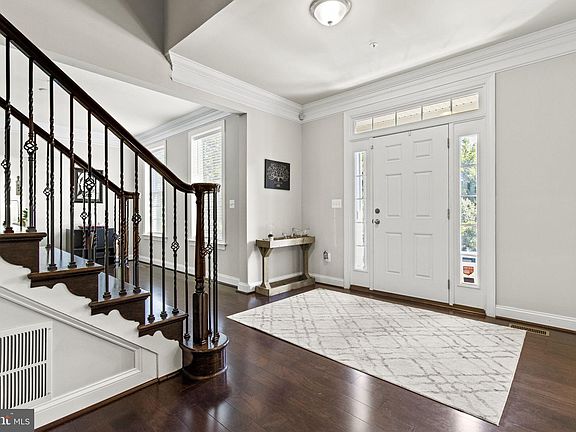 5th image of 4303 Henley Ct