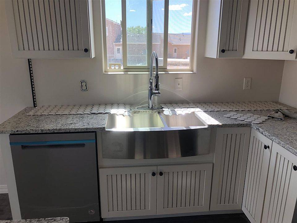 2nd image of 584 Ravenna Ct