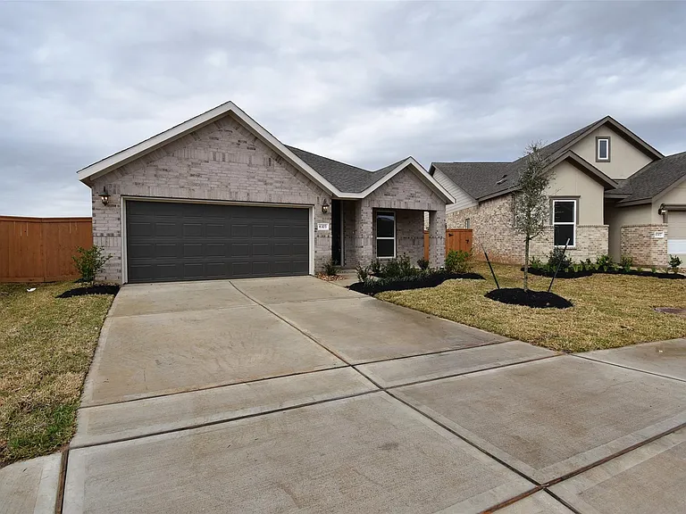 6303 Golden Seaton Dr — Photo 2