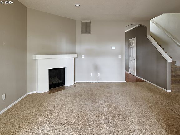 4th image of 1232 SE Roundelay St