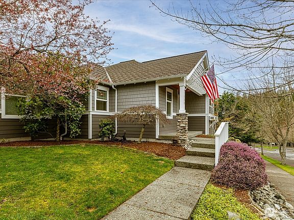 3rd image of 2609 Fir Crest Boulevard