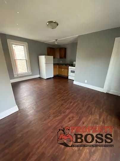 802 Pine -2R - 1 — Photo 4