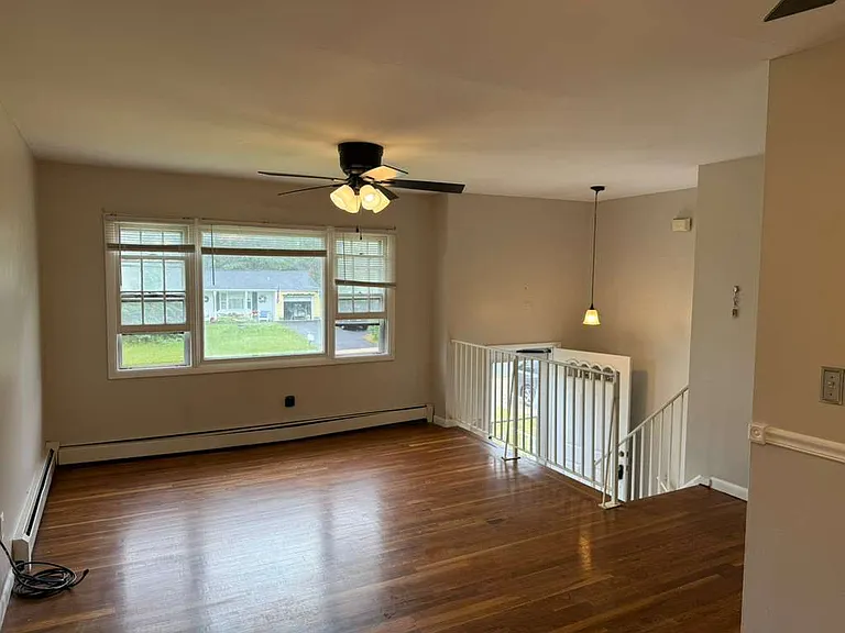 958 Utah Dr — Photo 5