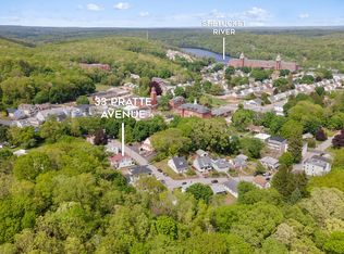 33 E Pratte Ave, Taftville, CT 06380