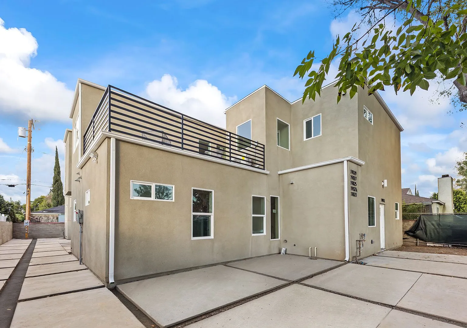 19025 Bassett Street — Photo 3