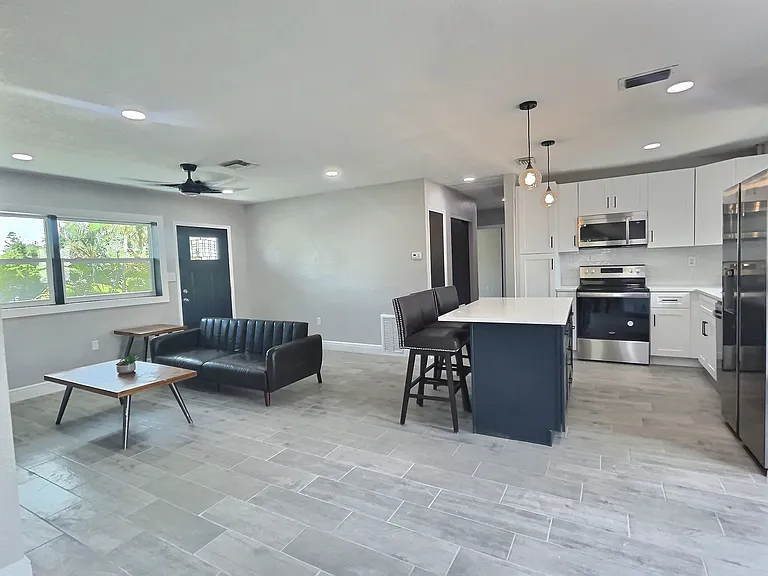 1897 New Hampshire Ave NE — Photo 2