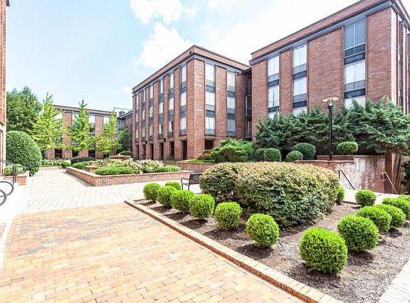 4th image of 1400 Kenesaw Ave APT 12T