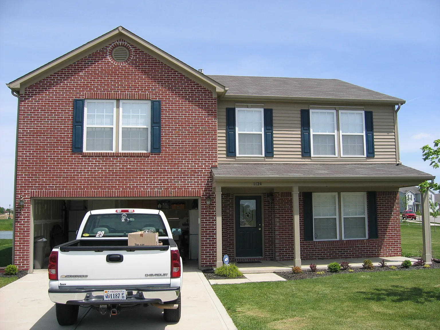 1124 E McClarnon Dr photo 1