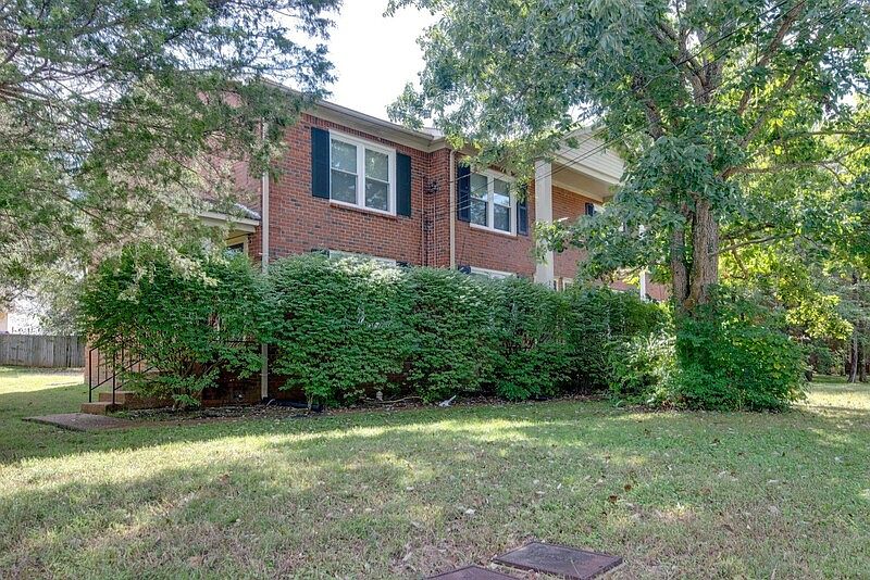 1st image of 725 Holder Dr