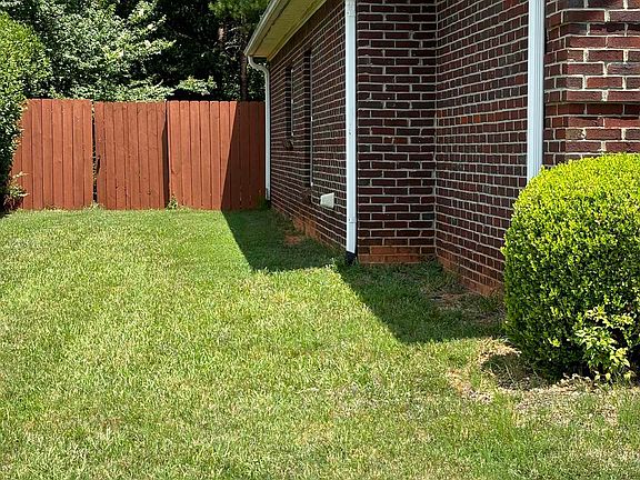 4th image of 321 N Sweetwater Hills Dr