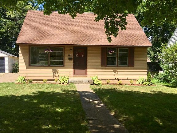 2nd image of 2243 Audobon Dr SE