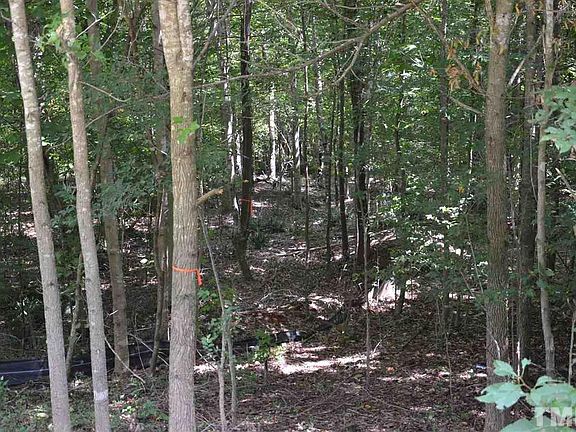 4th image of 8 Byrd Ln