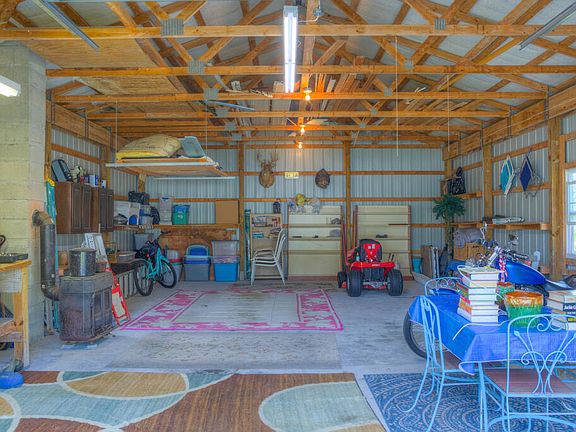 5th image of 3620 Ridge Rd