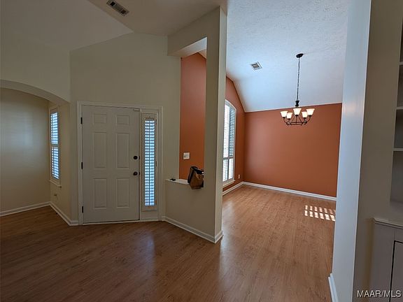 4th image of 2643 Queens Hollow Ct