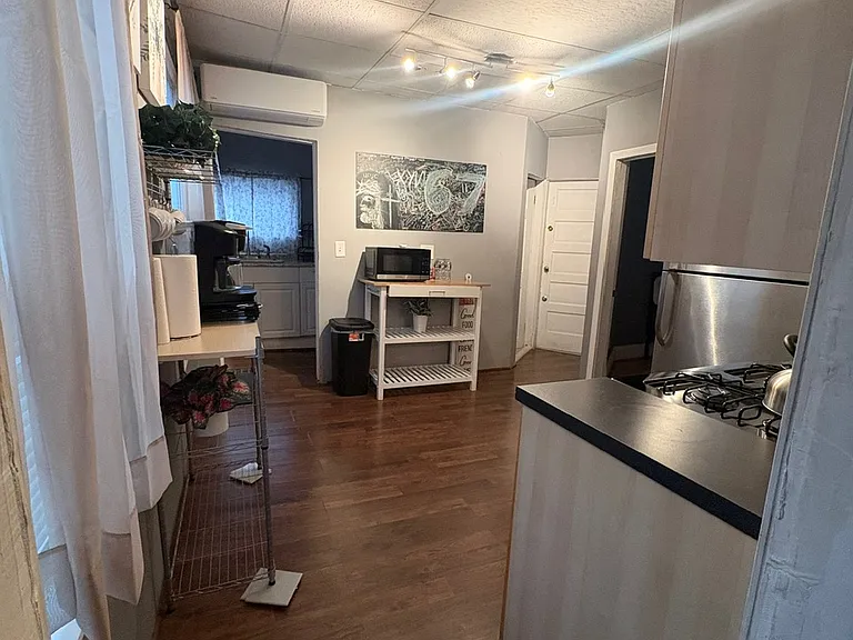 549 Washington Ave #2 — Photo 9