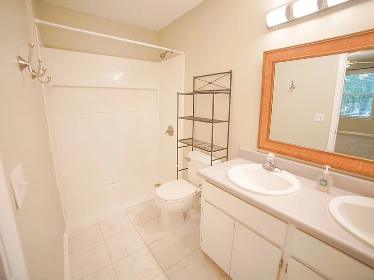 1100 Green Tree Ct #F — Photo 18