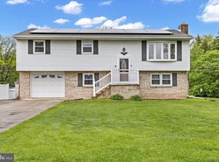 301 Hillcrest Dr, New Cumberland, PA 17070