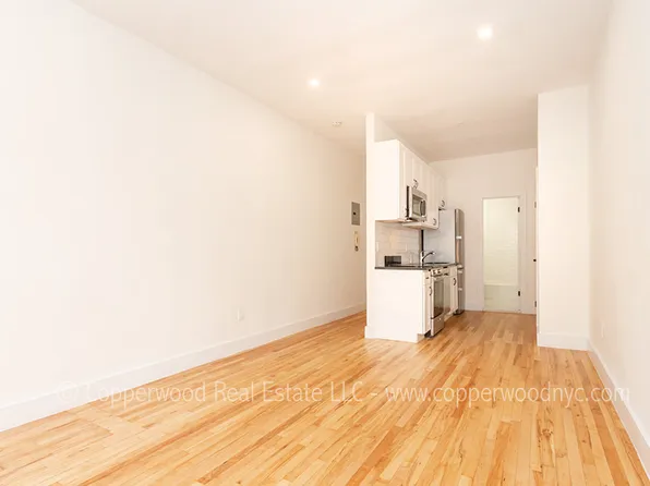 430 East 89th Street image 3 of 6