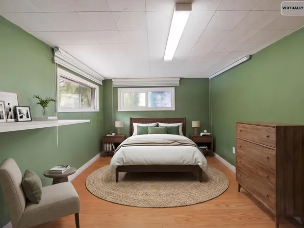 12058 Harris Rd, Pitt Meadows, BC V3Y 2B5