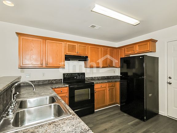 4th image of 1426 Spring Pine Ct