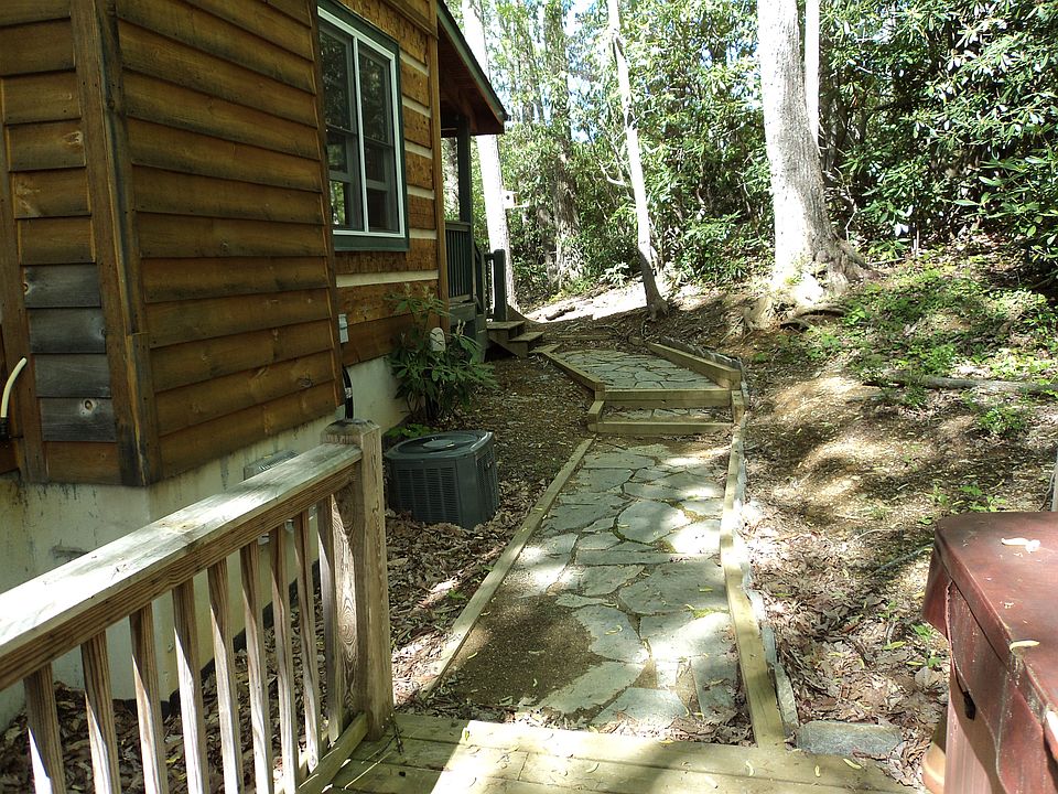 2nd image of 276 Sweet Carolina Cabins Rd