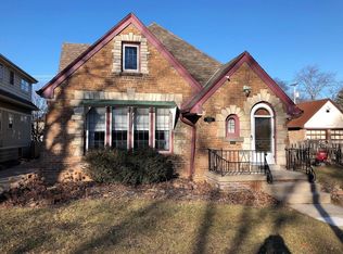 2543 N 63rd St, Wauwatosa, WI 53213