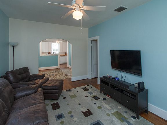 4th image of 1914 Delaney Ave
