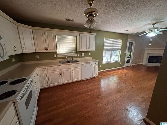 5th image of 141 Magnolia Cir