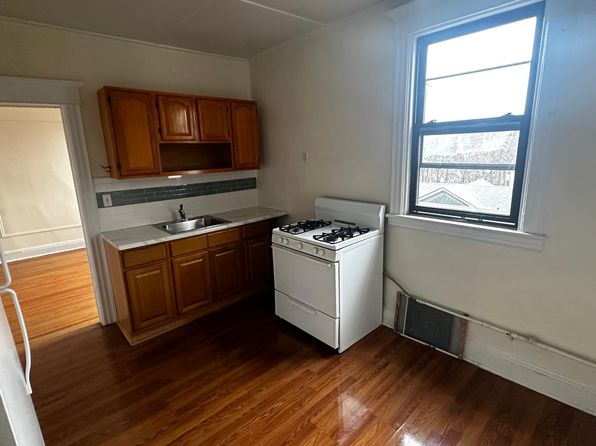 121 Saratoga Ave Floor 2