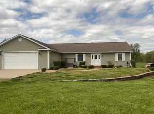 12161 Forest Baptist Church Rd, Benton, IL 62812