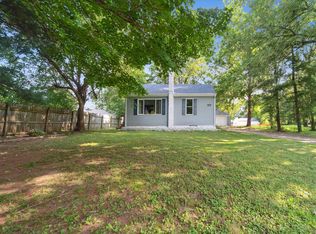 606 E Bellevue St, Leslie, MI 49251