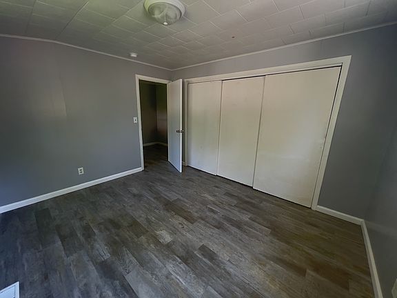 2nd image of 808 Hawthorne Dr