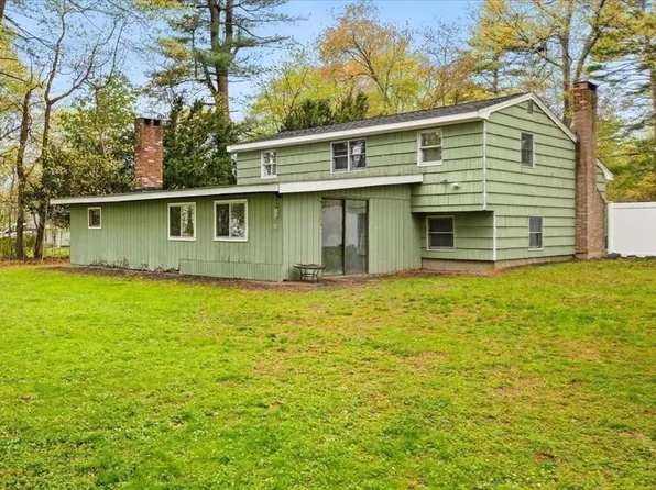 9 Green St, Foxboro, MA 02035