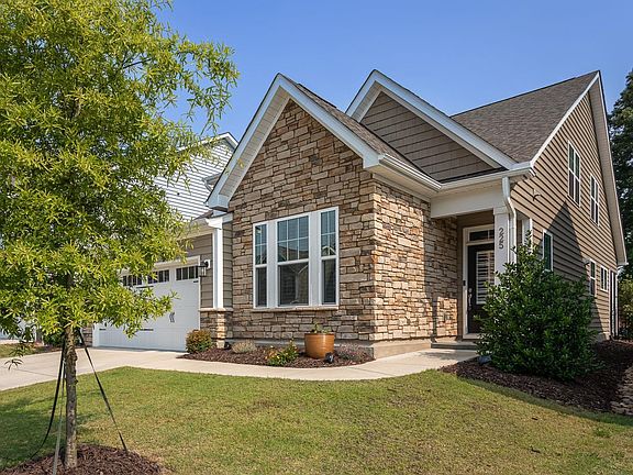 3rd image of 225 Silverhawk Ln