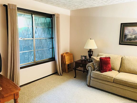 4th image of 1121 Spruce Ct