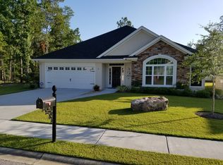 6 Scarlet Maple Ln, Savannah, GA 31419