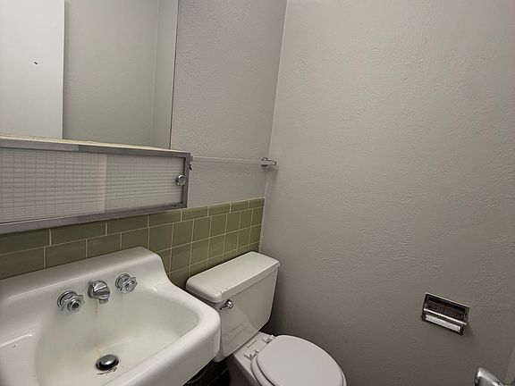 2nd image of 2104 E Empire St APT 5