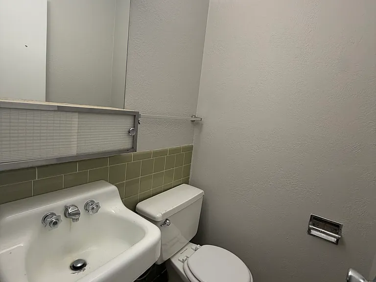 2104 E Empire St #5 — Photo 2