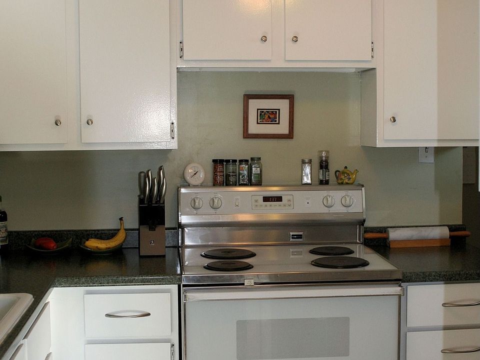Clean kitchen with newer appliances